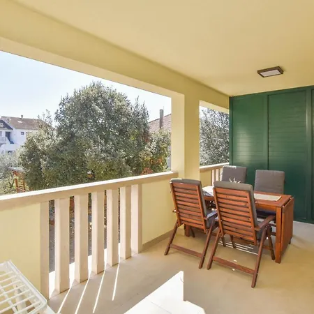 Apartman Apartments Zoe Pakostane