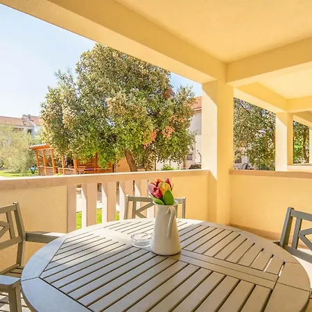 Apartman Apartments Zoe *