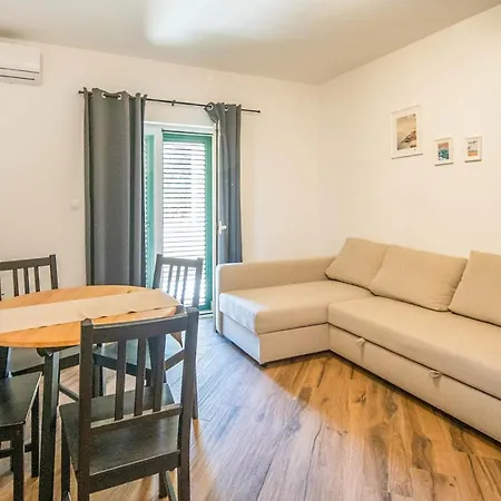 Lägenhet Apartments Zoe Pakoštane