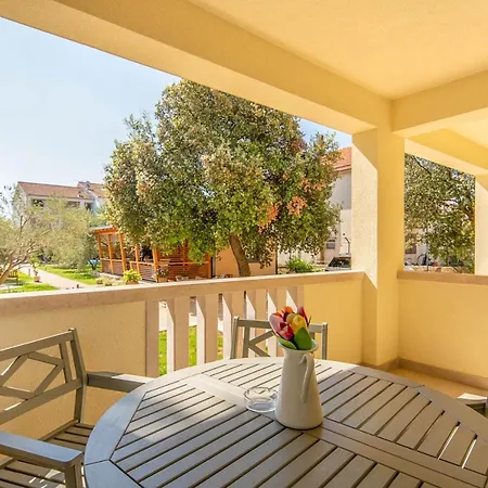 Apartments Zoe Apartman *