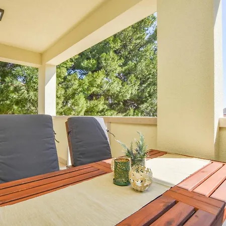 Apartman Apartments Zoe Pakostane