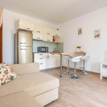 Apartments Zoe *