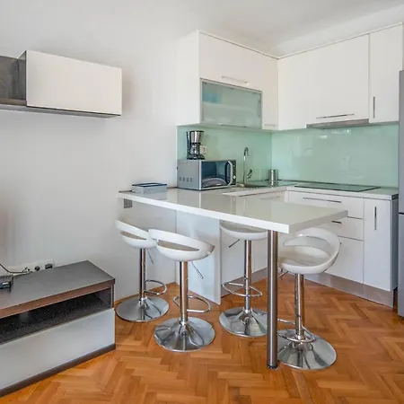 Apartments Zoe Pakostane